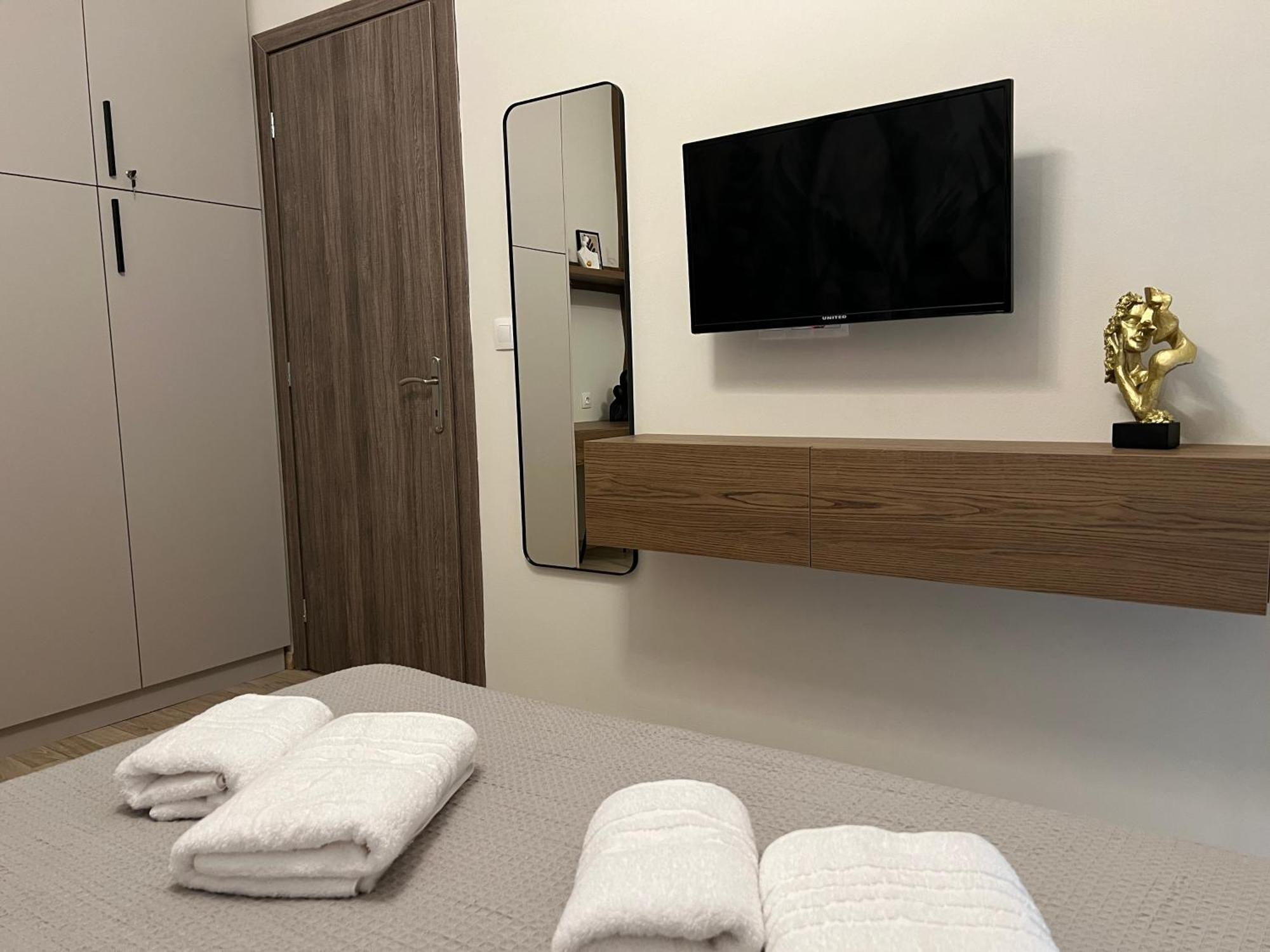 Apartment Oasis 2 By Gg