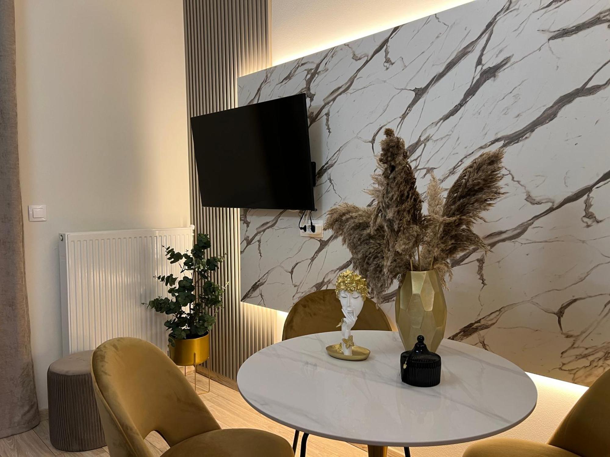 Apartment Oasis 2 By Gg *